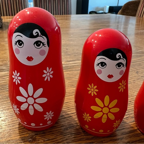 Matroyshka Madness Nesting Dolls - Picture 4 of 4